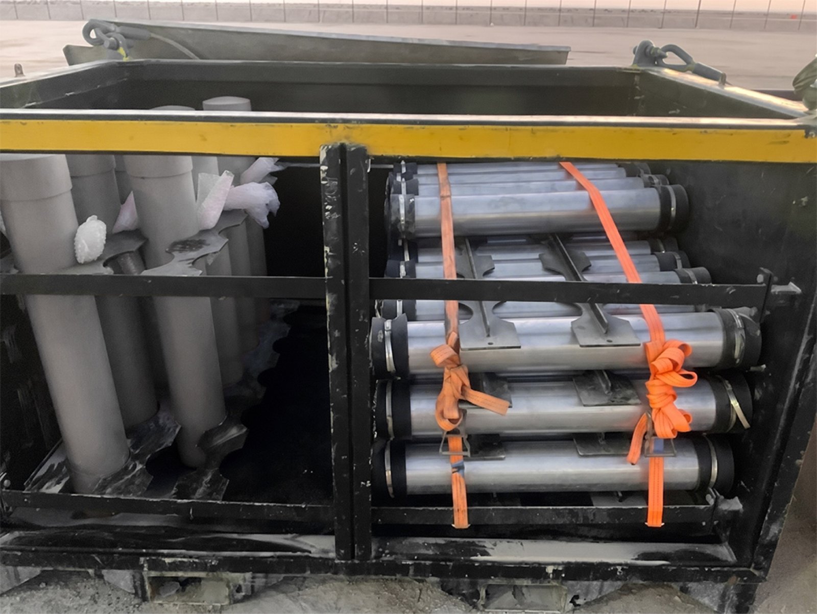 Core container transportation with temperature and vibration monitoring from wellsite to laboratory